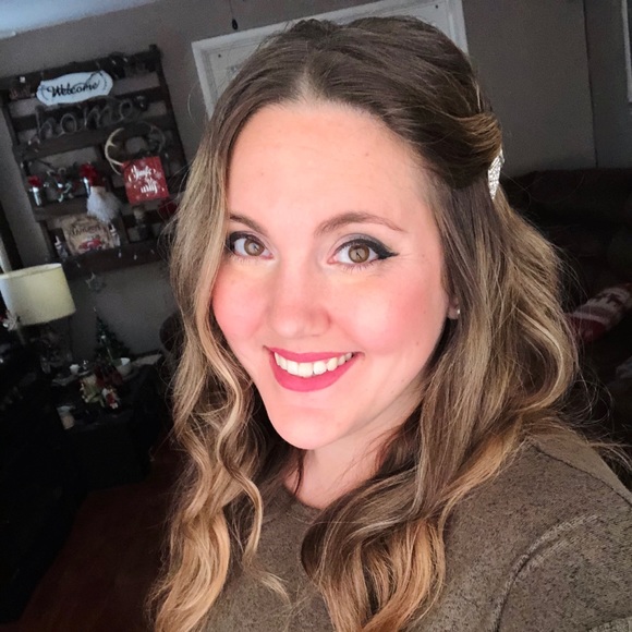 Meet your Posher, Everly - Picture 1 of 1